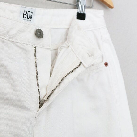 BDG Urban Outfitters White Pax High Rise Straight Leg Jean Fray Hem Size 29 x 32 - Picture 11 of 16